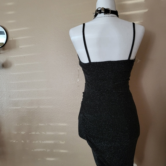 🥀 Shimmery Black Slit Dress 🥀 - Picture 4 of 11
